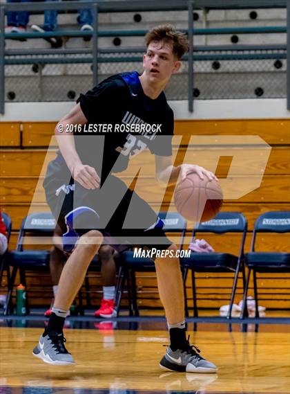 Thumbnail 2 in Taft vs. Warren photogallery.