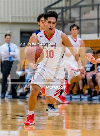 Thumbnail 1 in Taft vs. Warren photogallery.