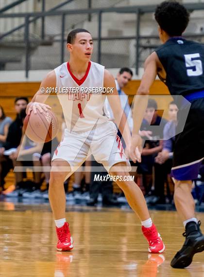 Thumbnail 2 in Taft vs. Warren photogallery.