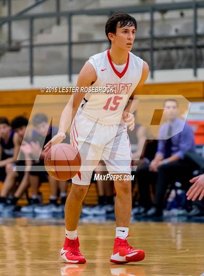Thumbnail 1 in Taft vs. Warren photogallery.