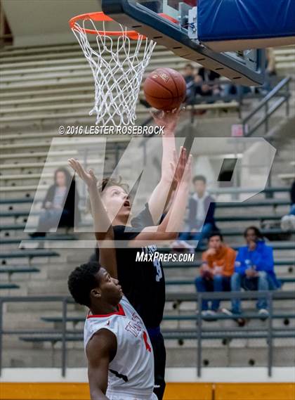 Thumbnail 3 in Taft vs. Warren photogallery.
