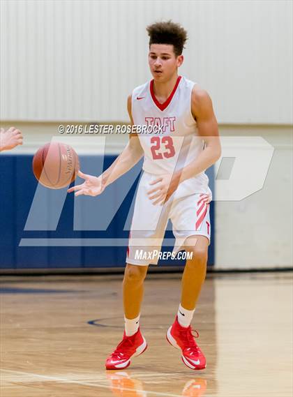 Thumbnail 3 in Taft vs. Warren photogallery.