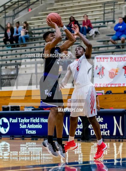 Thumbnail 3 in Taft vs. Warren photogallery.