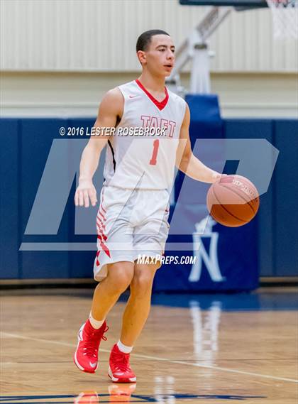 Thumbnail 3 in Taft vs. Warren photogallery.