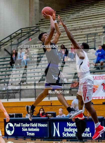 Thumbnail 1 in Taft vs. Warren photogallery.