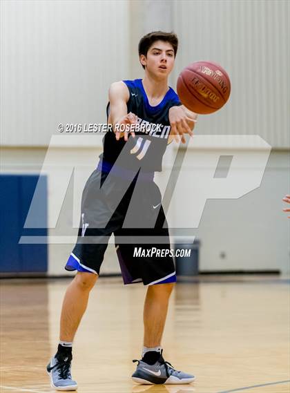 Thumbnail 2 in Taft vs. Warren photogallery.
