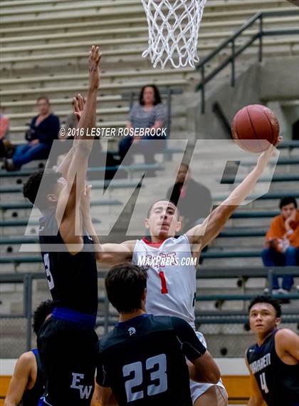 Thumbnail 3 in Taft vs. Warren photogallery.