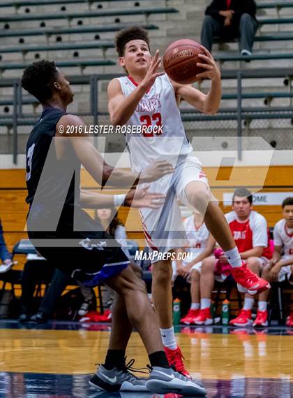 Thumbnail 3 in Taft vs. Warren photogallery.
