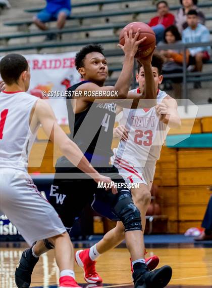 Thumbnail 3 in Taft vs. Warren photogallery.