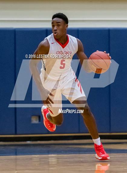 Thumbnail 2 in Taft vs. Warren photogallery.