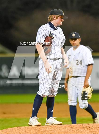 Thumbnail 3 in Lake Creek vs Brenham photogallery.