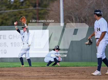 Thumbnail 3 in Lake Creek vs Brenham photogallery.