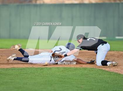 Thumbnail 2 in Lake Creek vs Brenham photogallery.