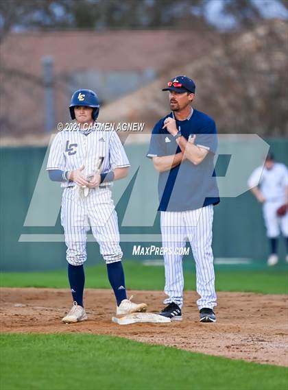 Thumbnail 2 in Lake Creek vs Brenham photogallery.