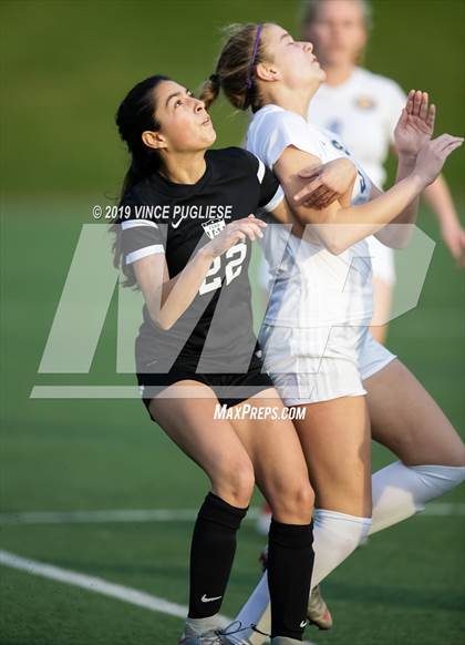 Thumbnail 2 in Grossmont @ Flintridge Sacred Heart (CIF SoCal D3 Regional Semi-Final) photogallery.