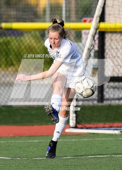 Thumbnail 2 in Grossmont @ Flintridge Sacred Heart (CIF SoCal D3 Regional Semi-Final) photogallery.