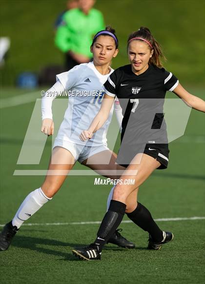 Thumbnail 1 in Grossmont @ Flintridge Sacred Heart (CIF SoCal D3 Regional Semi-Final) photogallery.