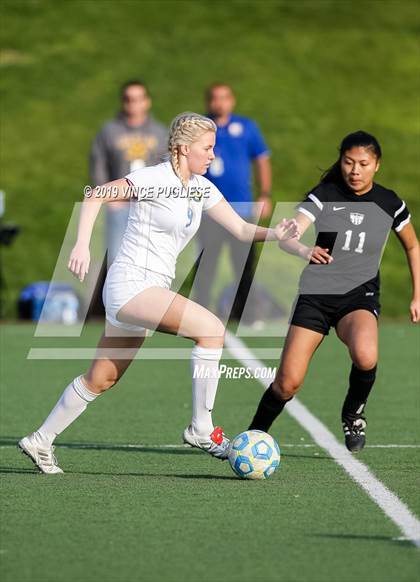 Thumbnail 2 in Grossmont @ Flintridge Sacred Heart (CIF SoCal D3 Regional Semi-Final) photogallery.