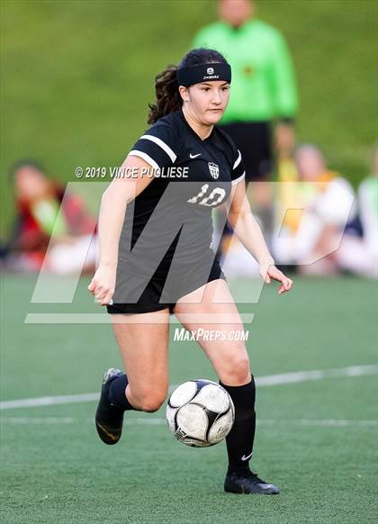 Thumbnail 3 in Grossmont @ Flintridge Sacred Heart (CIF SoCal D3 Regional Semi-Final) photogallery.