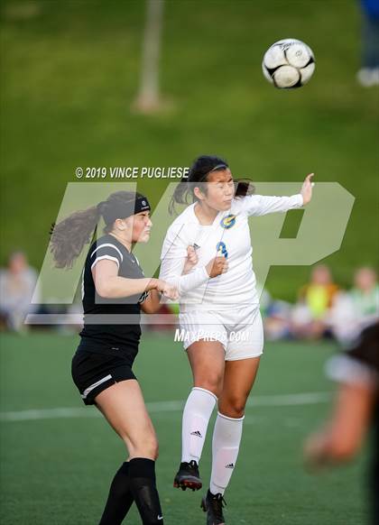 Thumbnail 2 in Grossmont @ Flintridge Sacred Heart (CIF SoCal D3 Regional Semi-Final) photogallery.