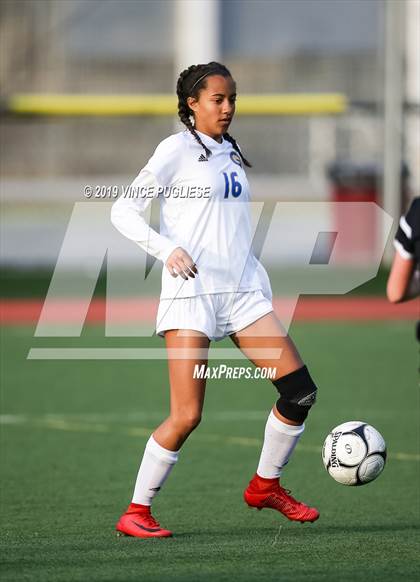 Thumbnail 2 in Grossmont @ Flintridge Sacred Heart (CIF SoCal D3 Regional Semi-Final) photogallery.
