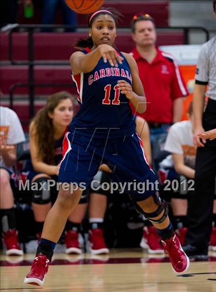Thumbnail 1 in Incarnate Word vs. John Paul II photogallery.