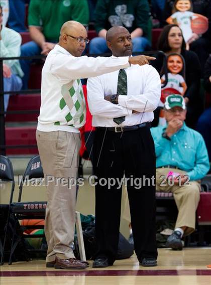 Thumbnail 1 in Incarnate Word vs. John Paul II photogallery.