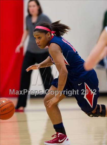 Thumbnail 1 in Incarnate Word vs. John Paul II photogallery.