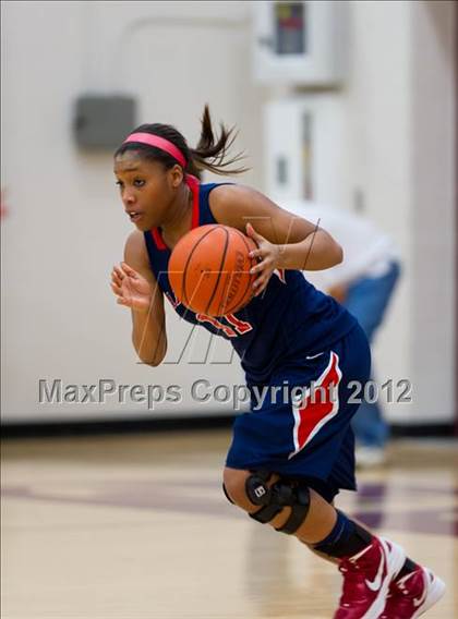 Thumbnail 3 in Incarnate Word vs. John Paul II photogallery.