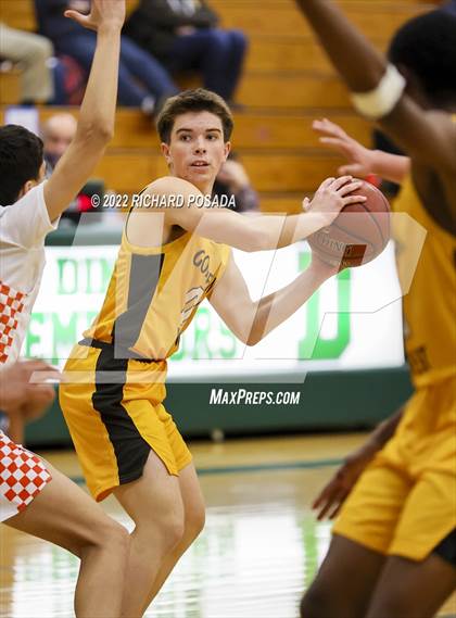 Thumbnail 2 in Selma vs. Golden West photogallery.