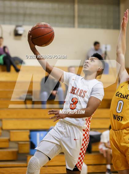 Thumbnail 3 in Selma vs. Golden West photogallery.
