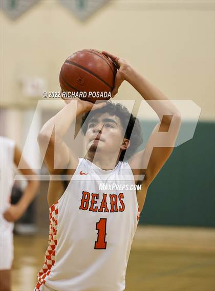 Thumbnail 3 in Selma vs. Golden West photogallery.