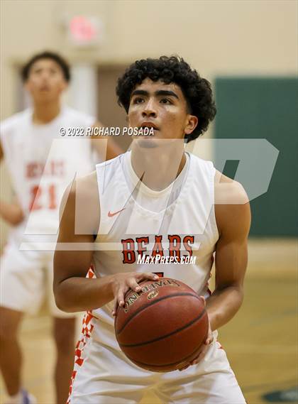 Thumbnail 2 in Selma vs. Golden West photogallery.