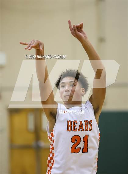 Thumbnail 1 in Selma vs. Golden West photogallery.