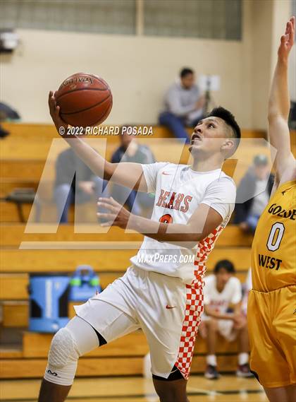 Thumbnail 2 in Selma vs. Golden West photogallery.