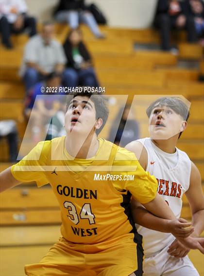 Thumbnail 3 in Selma vs. Golden West photogallery.