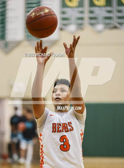 Thumbnail 2 in Selma vs. Golden West photogallery.