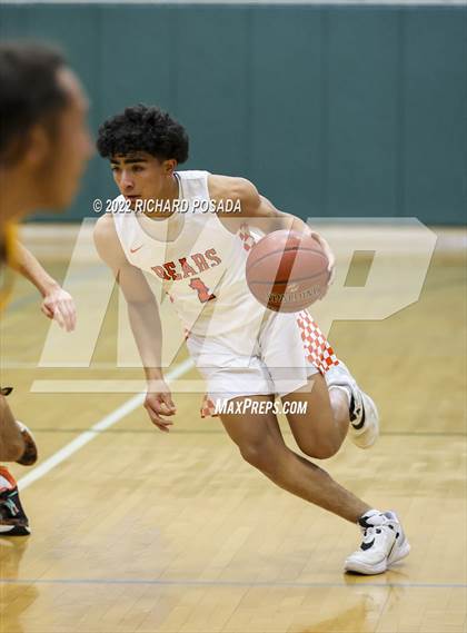 Thumbnail 2 in Selma vs. Golden West photogallery.