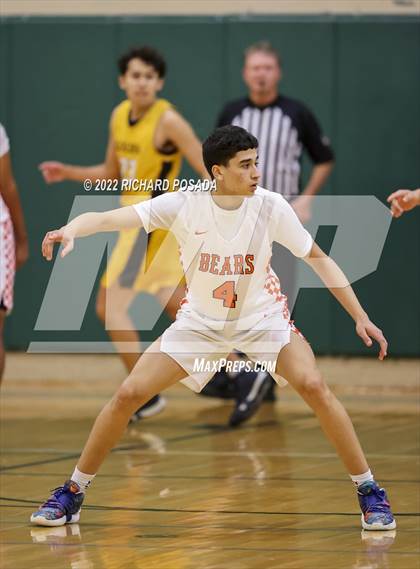 Thumbnail 1 in Selma vs. Golden West photogallery.