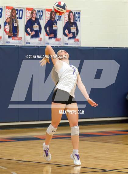 Thumbnail 1 in Morton Ranch @ Seven Lakes photogallery.