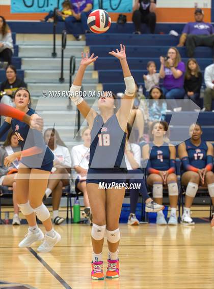 Thumbnail 1 in Morton Ranch @ Seven Lakes photogallery.