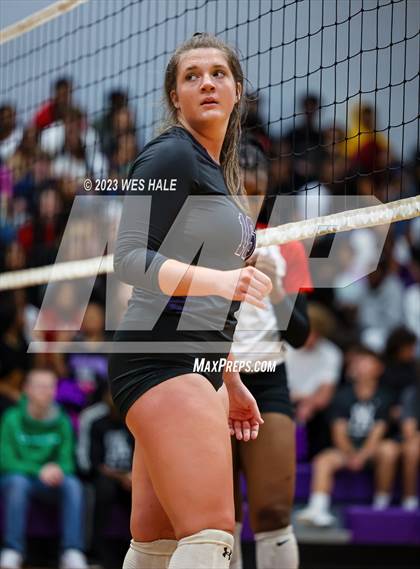 Thumbnail 3 in Center Hill @ DeSoto Central photogallery.