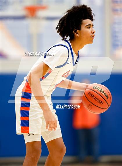 Thumbnail 2 in The Woodlands vs Grand Oaks photogallery.