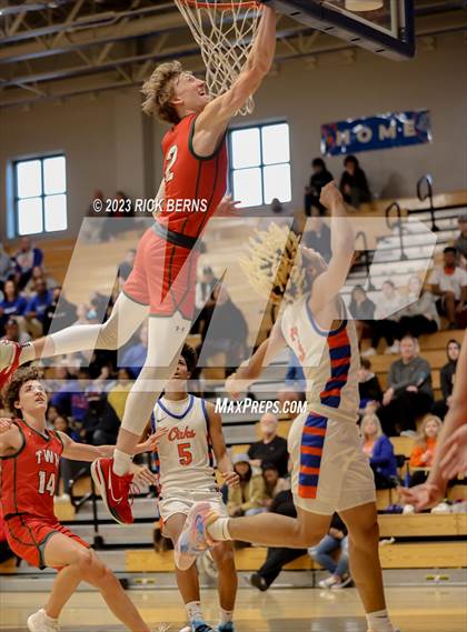 Thumbnail 2 in The Woodlands vs Grand Oaks photogallery.