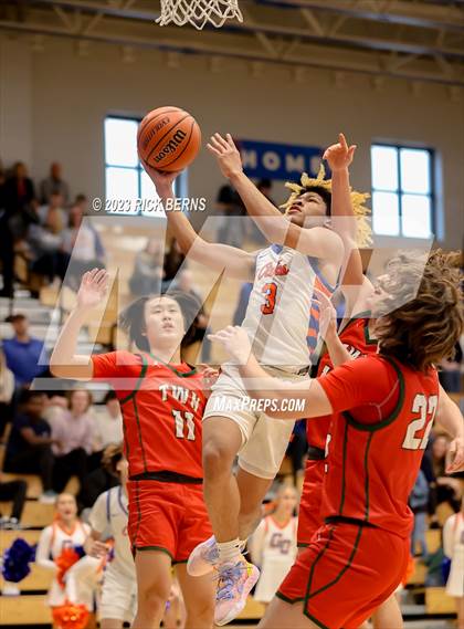 Thumbnail 2 in The Woodlands vs Grand Oaks photogallery.