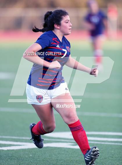Thumbnail 1 in Davenport vs. Wimberley (UIL 4A Regional Quarterfinal Playoff) photogallery.