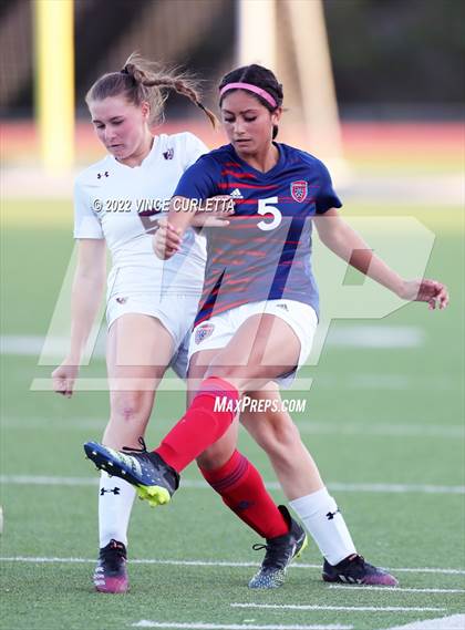 Thumbnail 1 in Davenport vs. Wimberley (UIL 4A Regional Quarterfinal Playoff) photogallery.