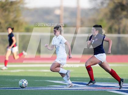 Thumbnail 2 in Davenport vs. Wimberley (UIL 4A Regional Quarterfinal Playoff) photogallery.