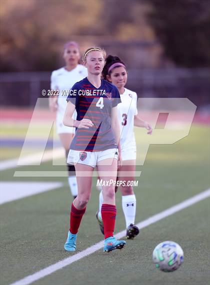 Thumbnail 3 in Davenport vs. Wimberley (UIL 4A Regional Quarterfinal Playoff) photogallery.