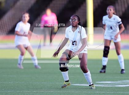 Thumbnail 2 in Davenport vs. Wimberley (UIL 4A Regional Quarterfinal Playoff) photogallery.